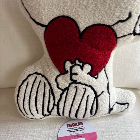 Peanuts Snoopy Throw Pillow by Berkshire Valentine’s Day Heart NWT - Picture 4 of 4